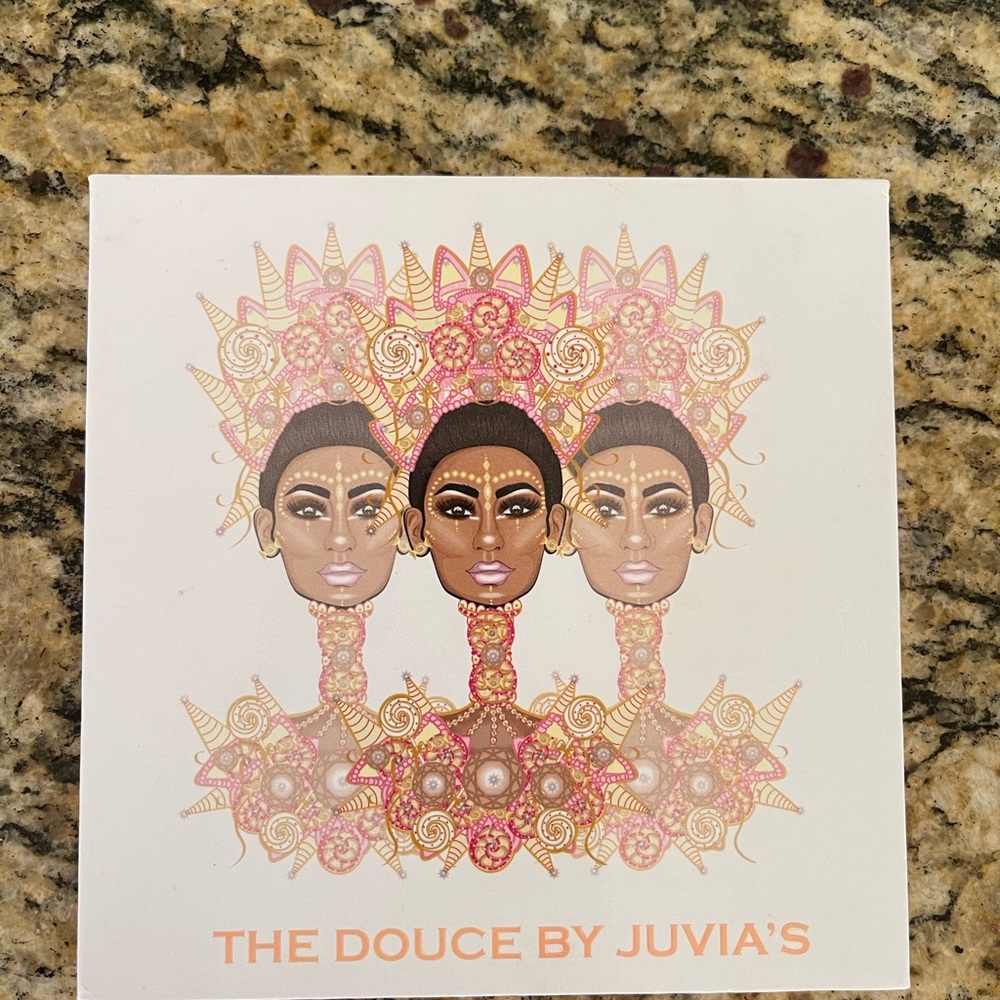 Juvia’s place The Douce eyeshadow palette